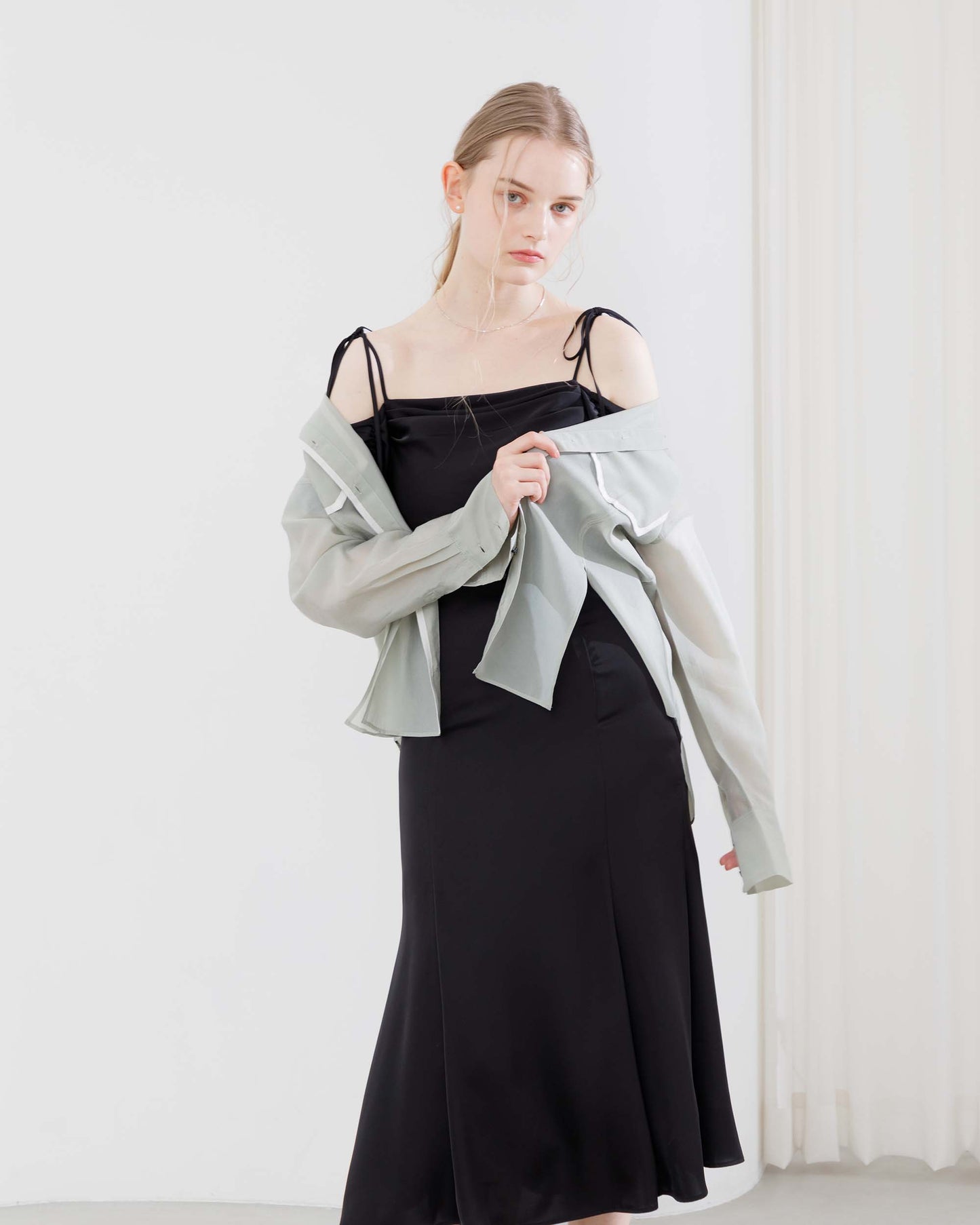 【20%OFF&返品OK】パイピングシアブラウス