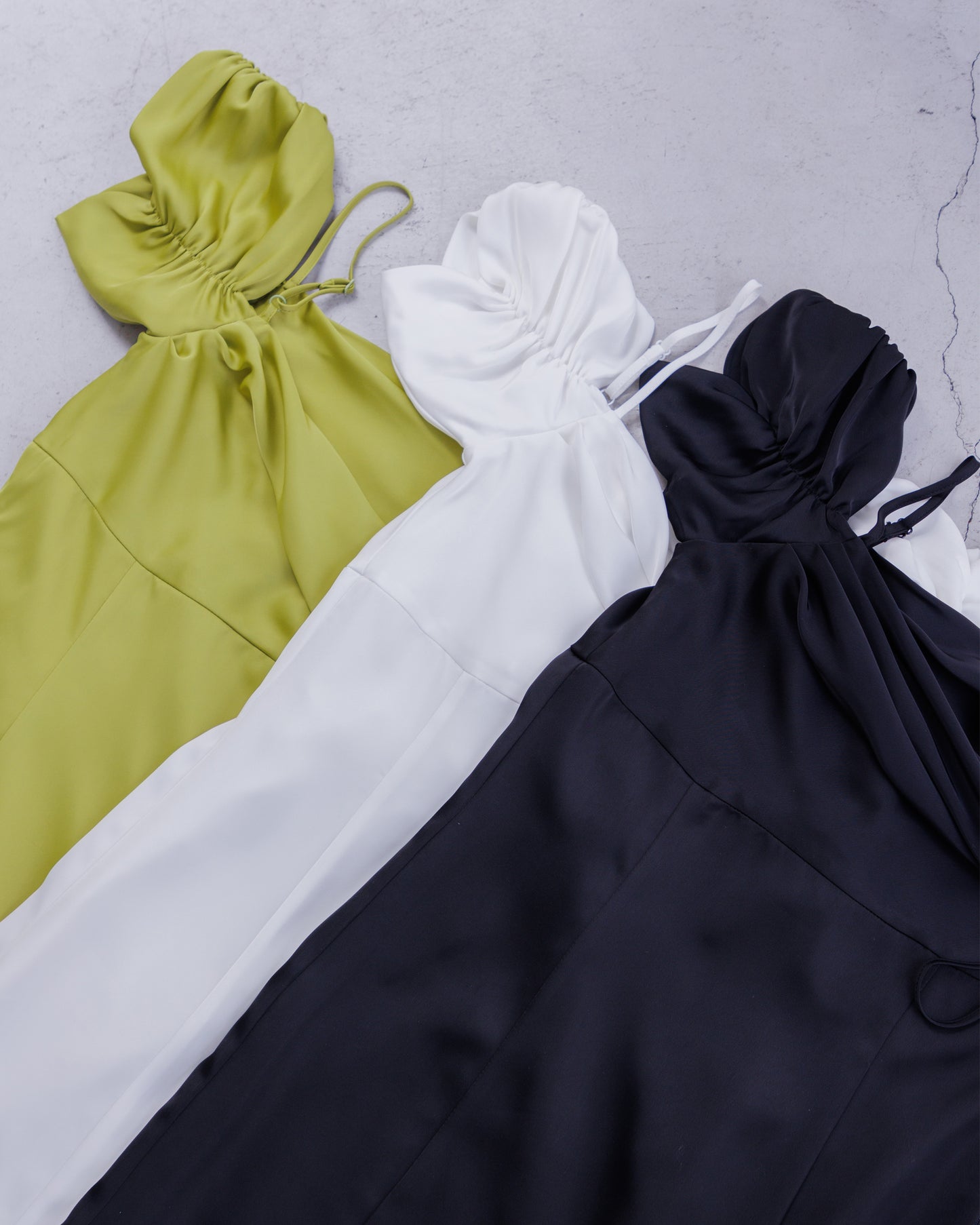 【50%OFF】サテンオフショルドレープワンピース