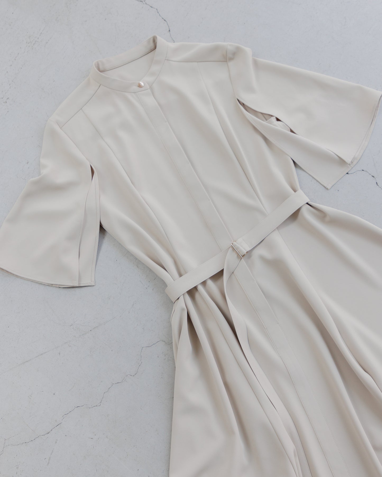 【10%OFF】スリットスリーブワンピース