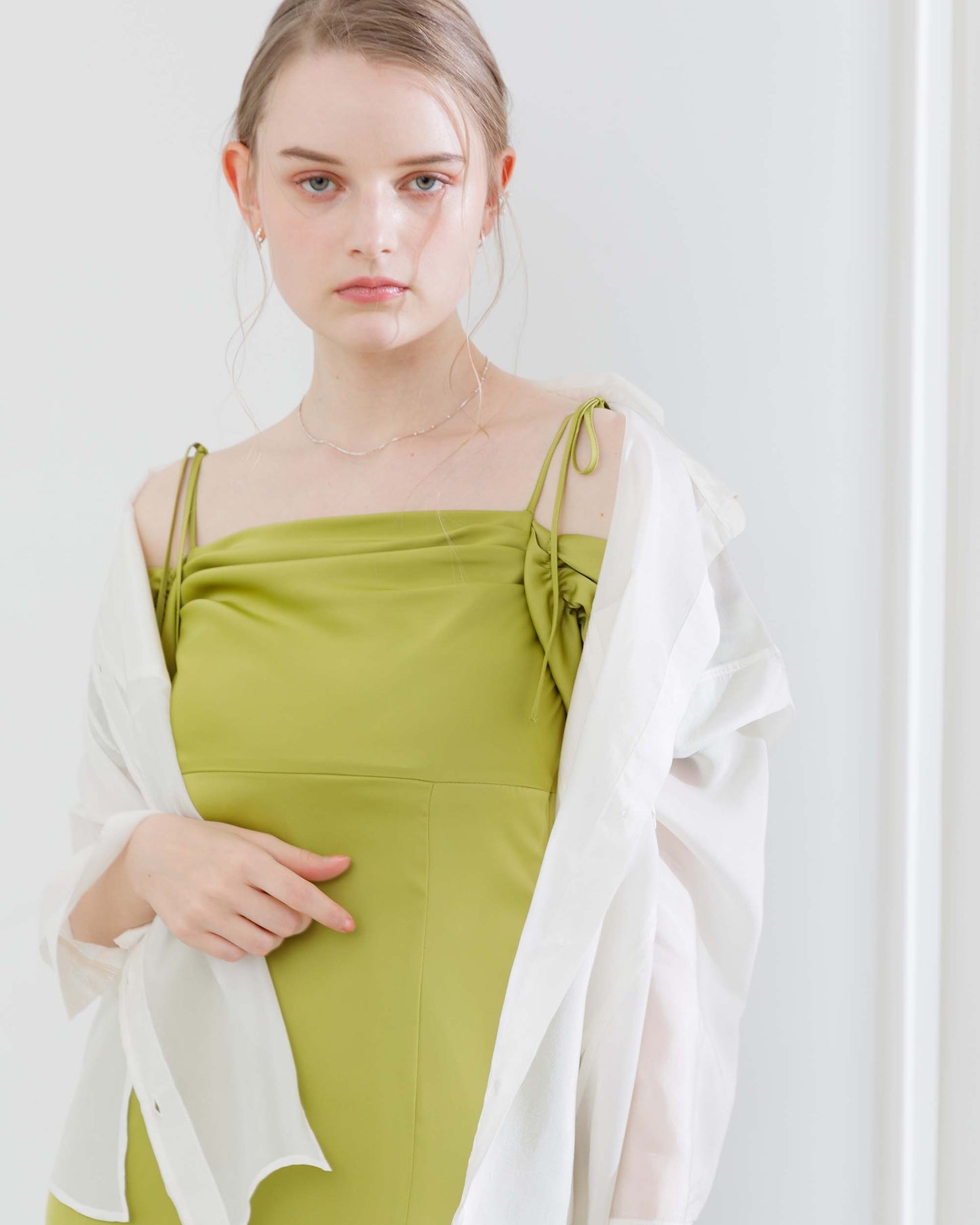 【20%OFF&返品OK】パイピングシアブラウス