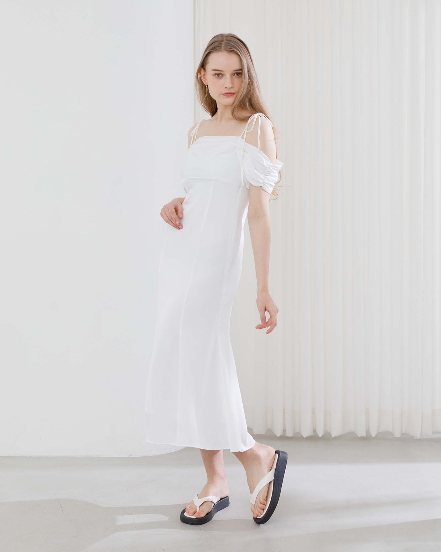 【50%OFF】サテンオフショルドレープワンピース