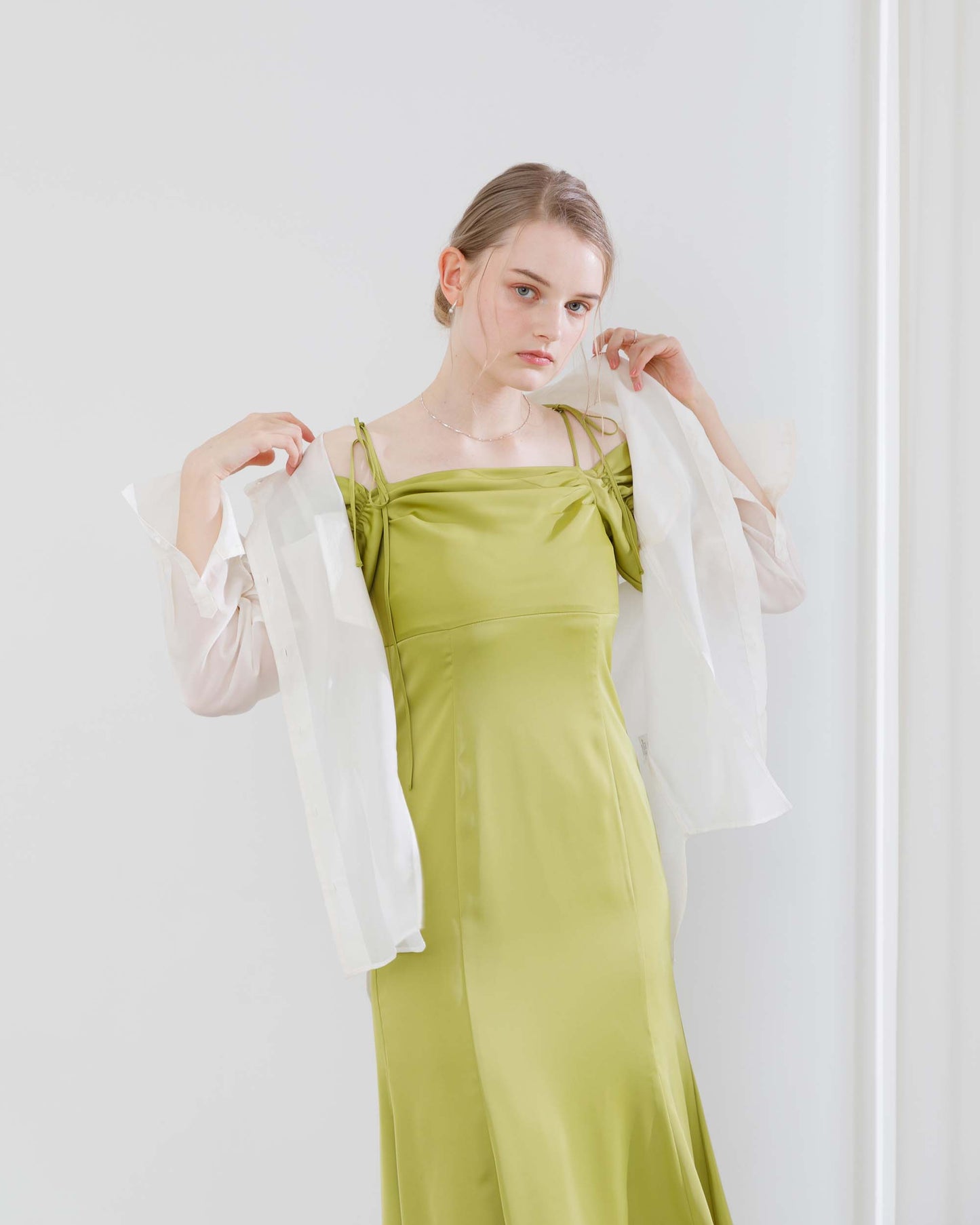 【20%OFF&返品OK】パイピングシアブラウス