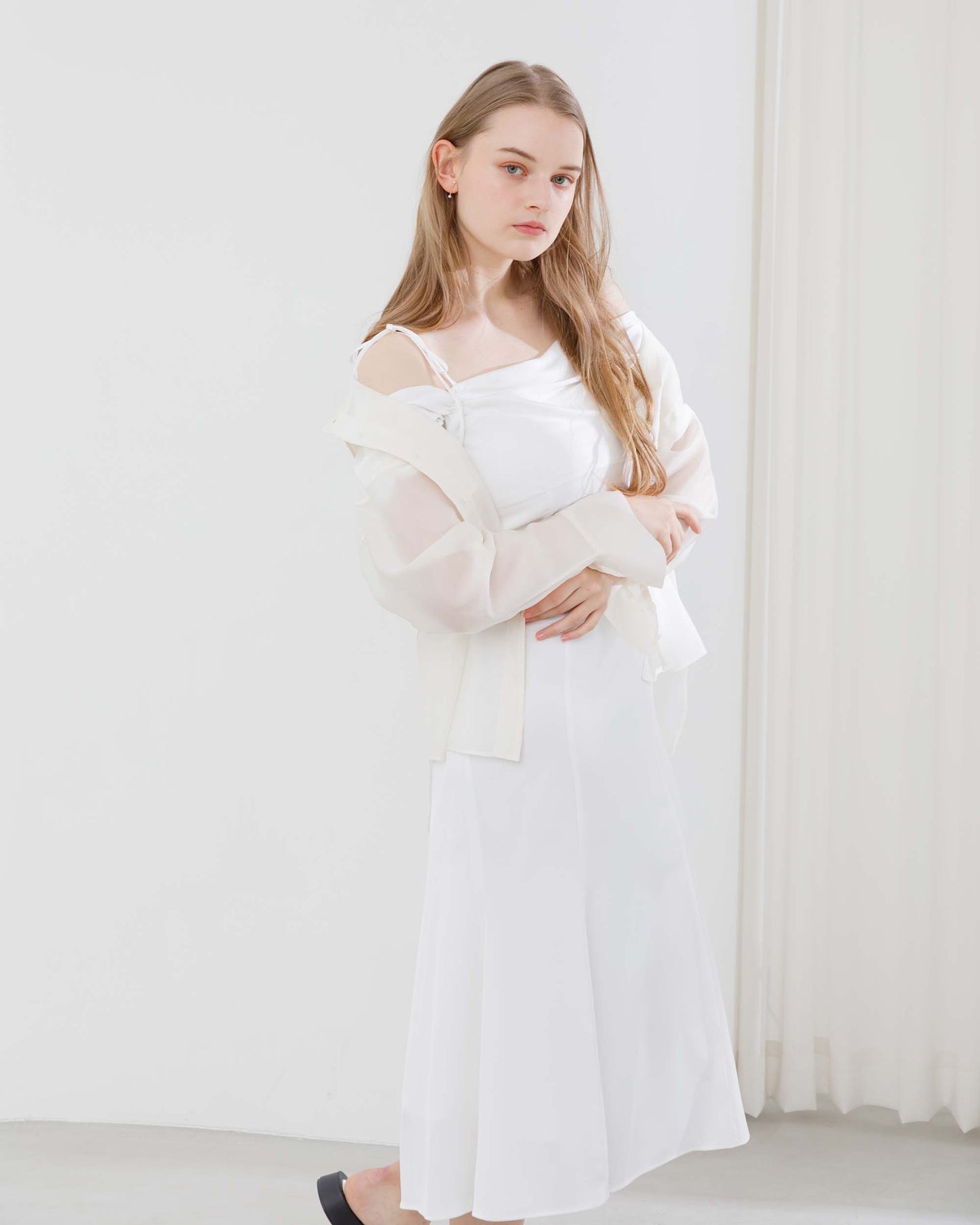 【20%OFF&返品OK】パイピングシアブラウス