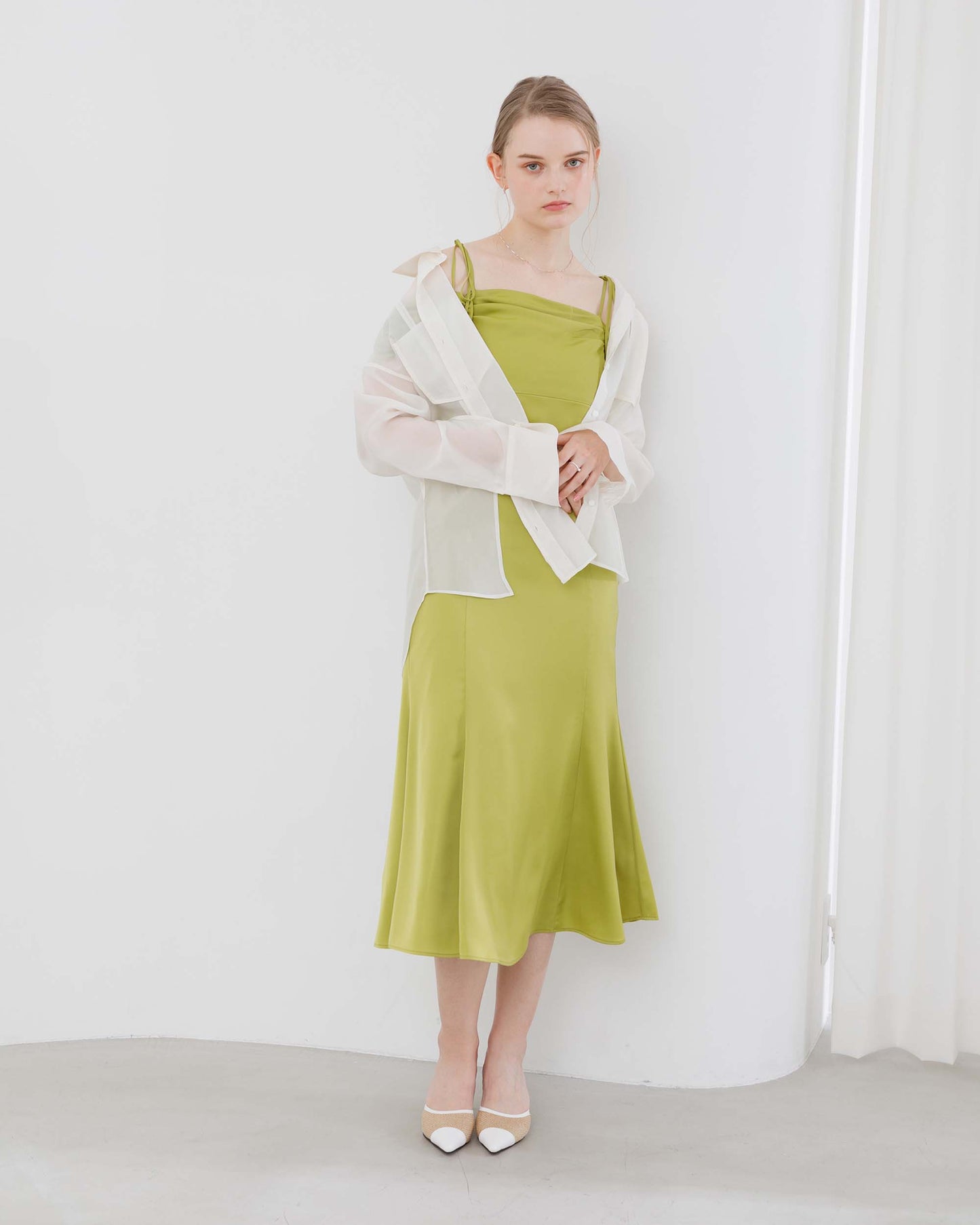 【20%OFF&返品OK】パイピングシアブラウス