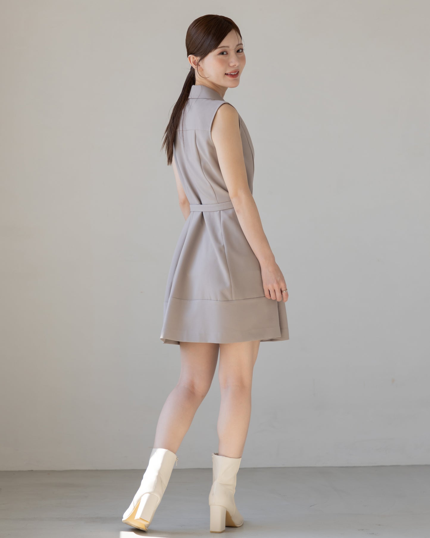 【NEW ARRIVAL】ノースリーブトレンチミニワンピース