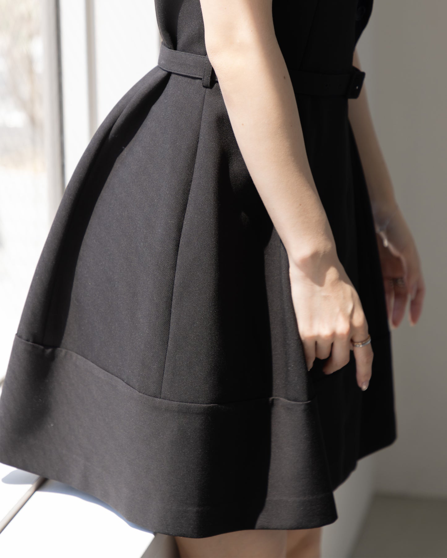 【NEW ARRIVAL】ノースリーブトレンチミニワンピース