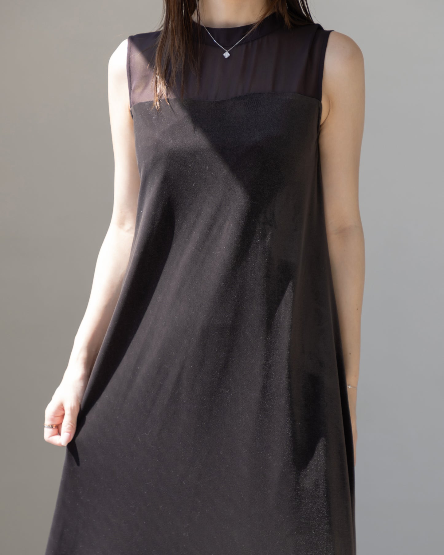 【NEW ARRIVAL】ノースリーブシアーベロアワンピース