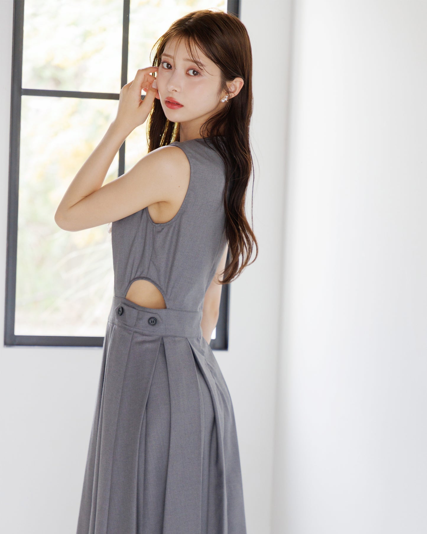 【SPECIAL 10%OFF】ノースリーブサイドカットプリーツワンピース