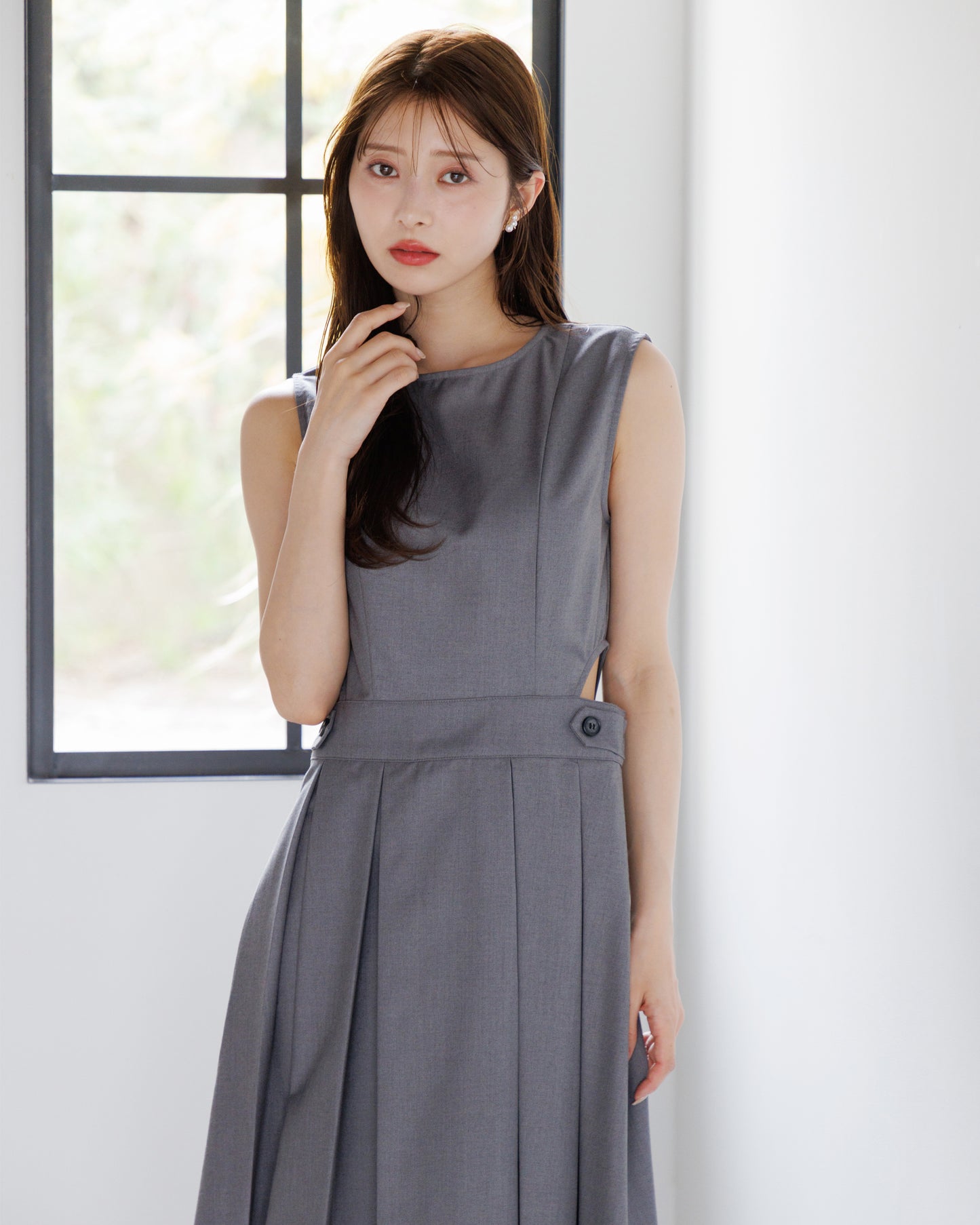 【SPECIAL 10%OFF】ノースリーブサイドカットプリーツワンピース
