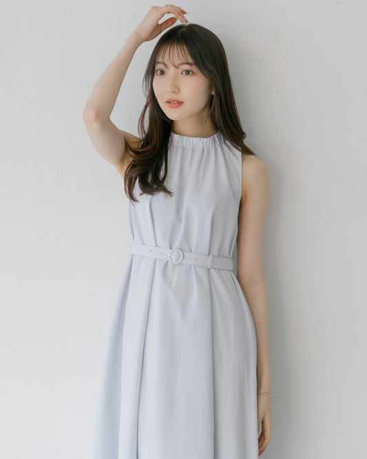 ホルターネックワンピース