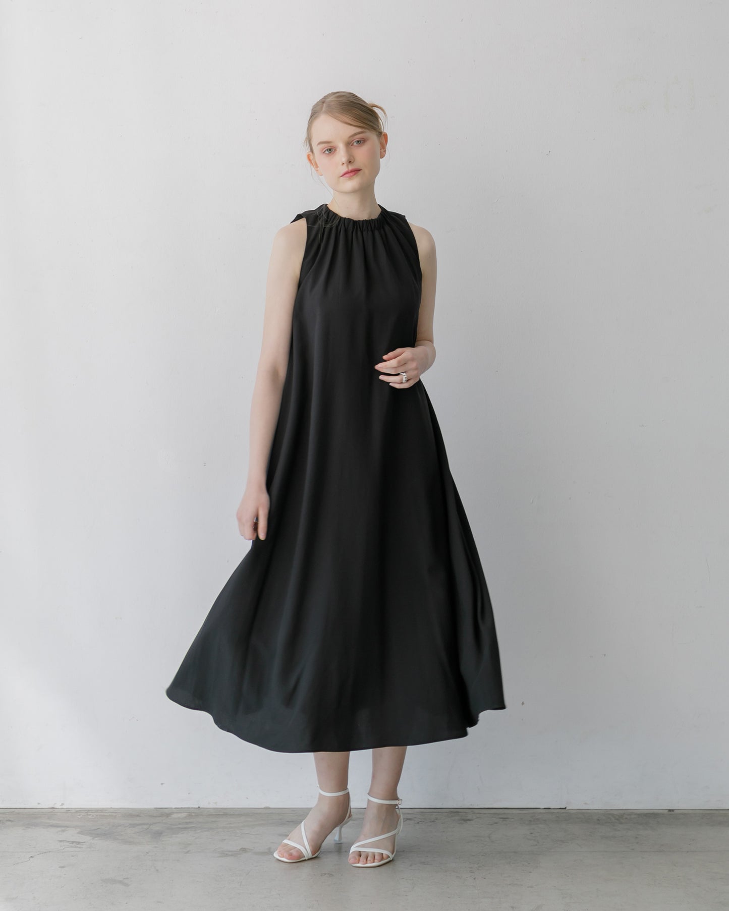 【SPECIAL 10%OFF】ホルターネックワンピース