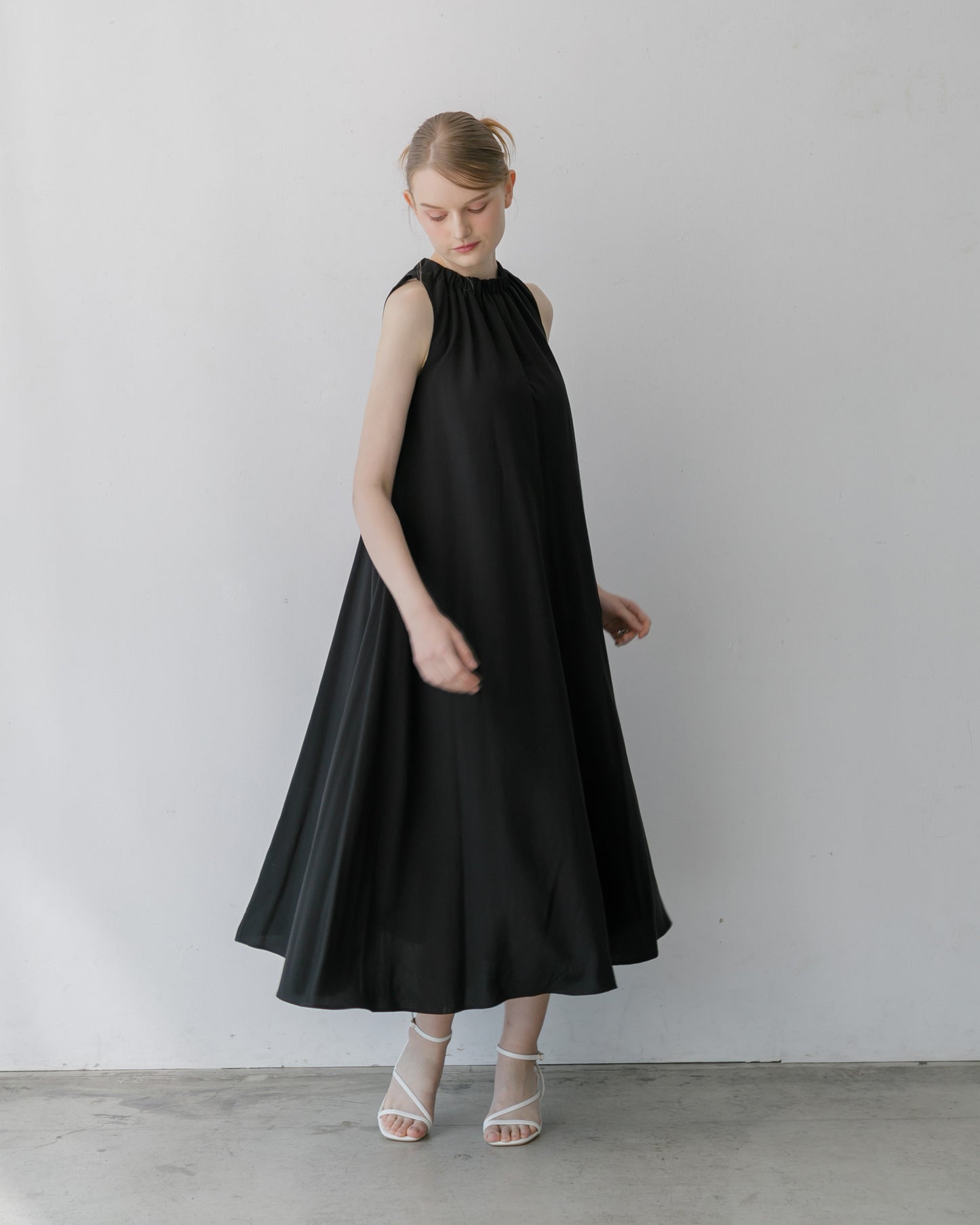【SPECIAL 10%OFF】ホルターネックワンピース