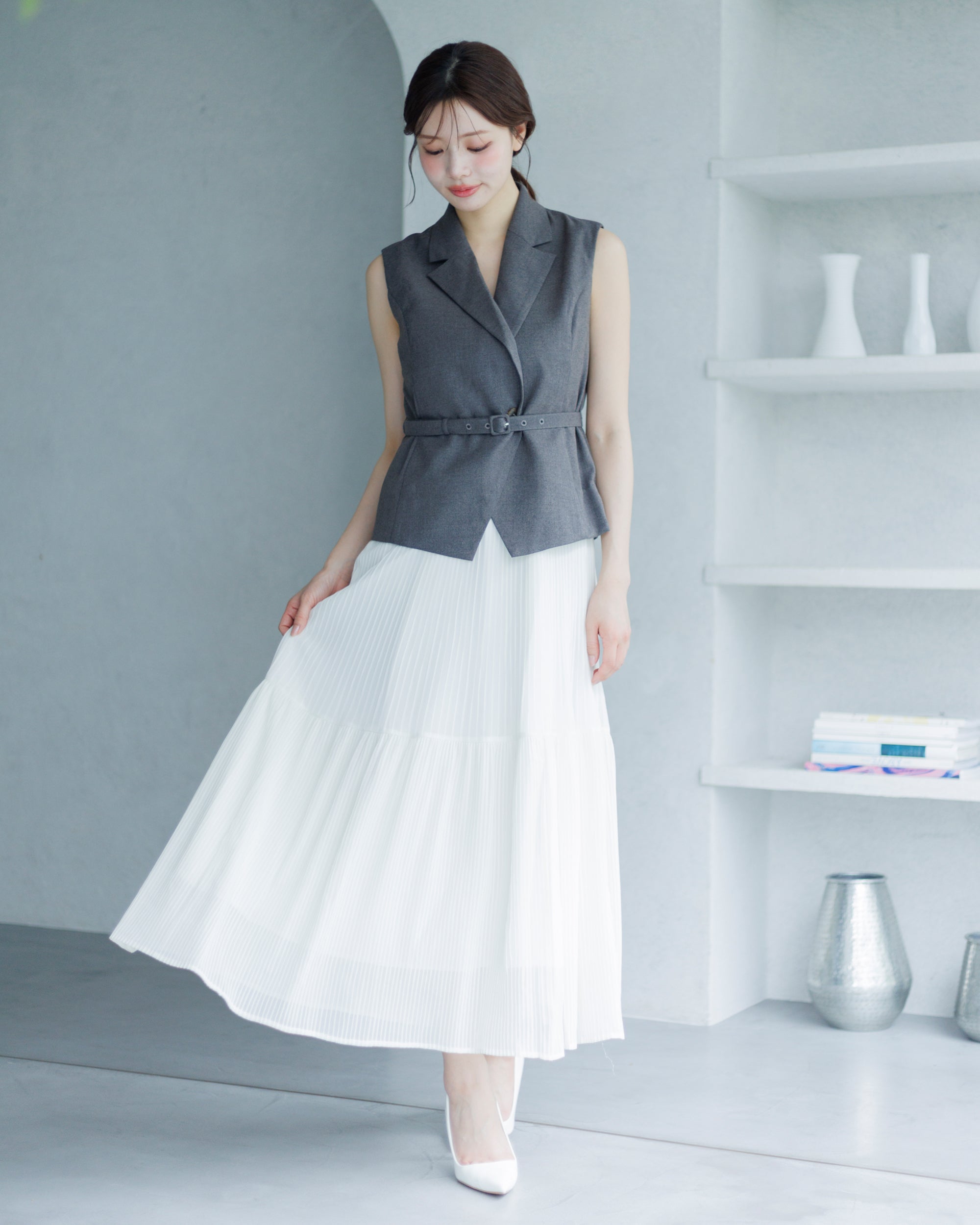 【La lune】 テーラードベストsetプリーツキャミワンピース (新品) NEW】テーラードベストsetプリーツキャミワンピース – La lune