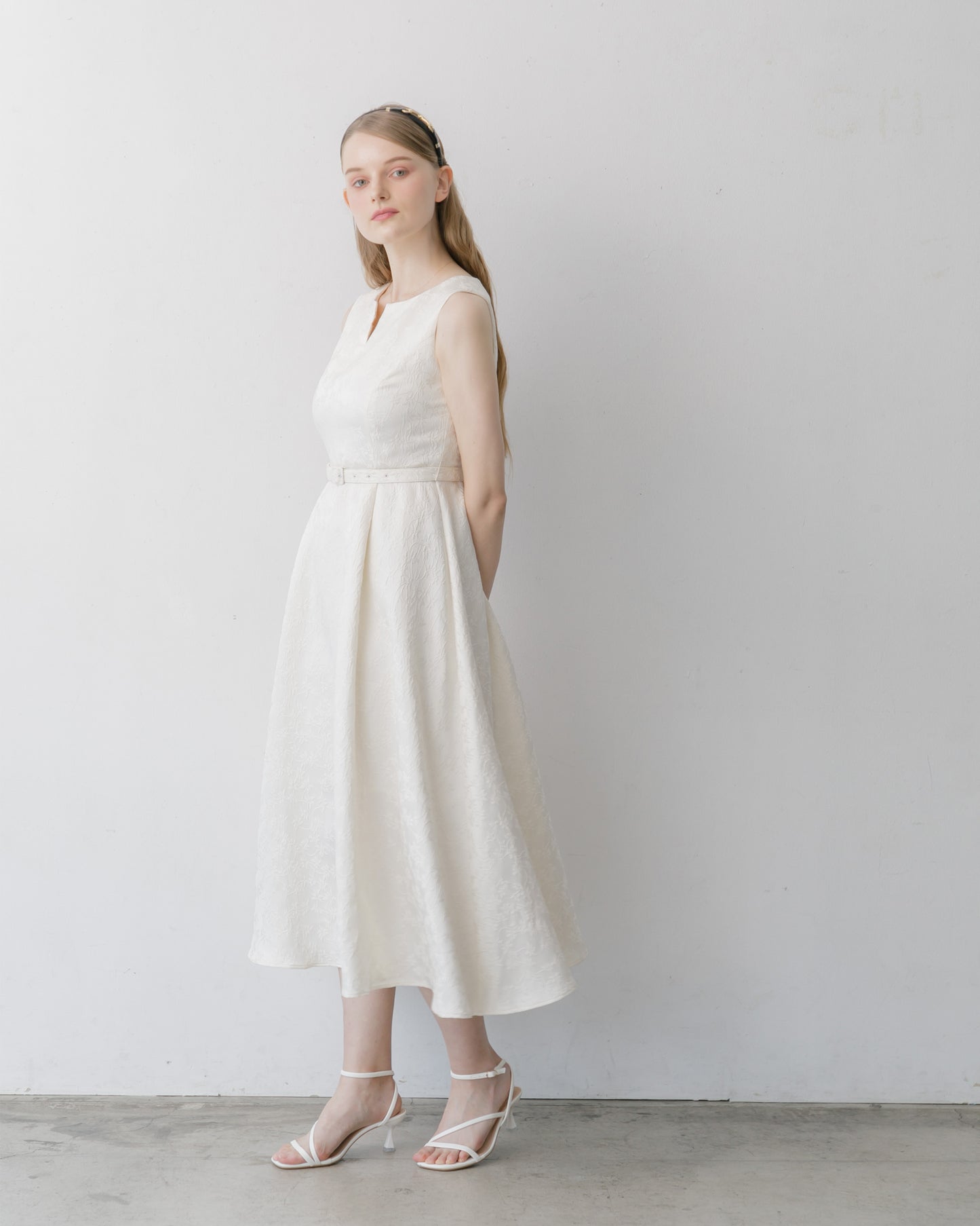 【LOW STOCK】ノースリーブジャガードフレアワンピース