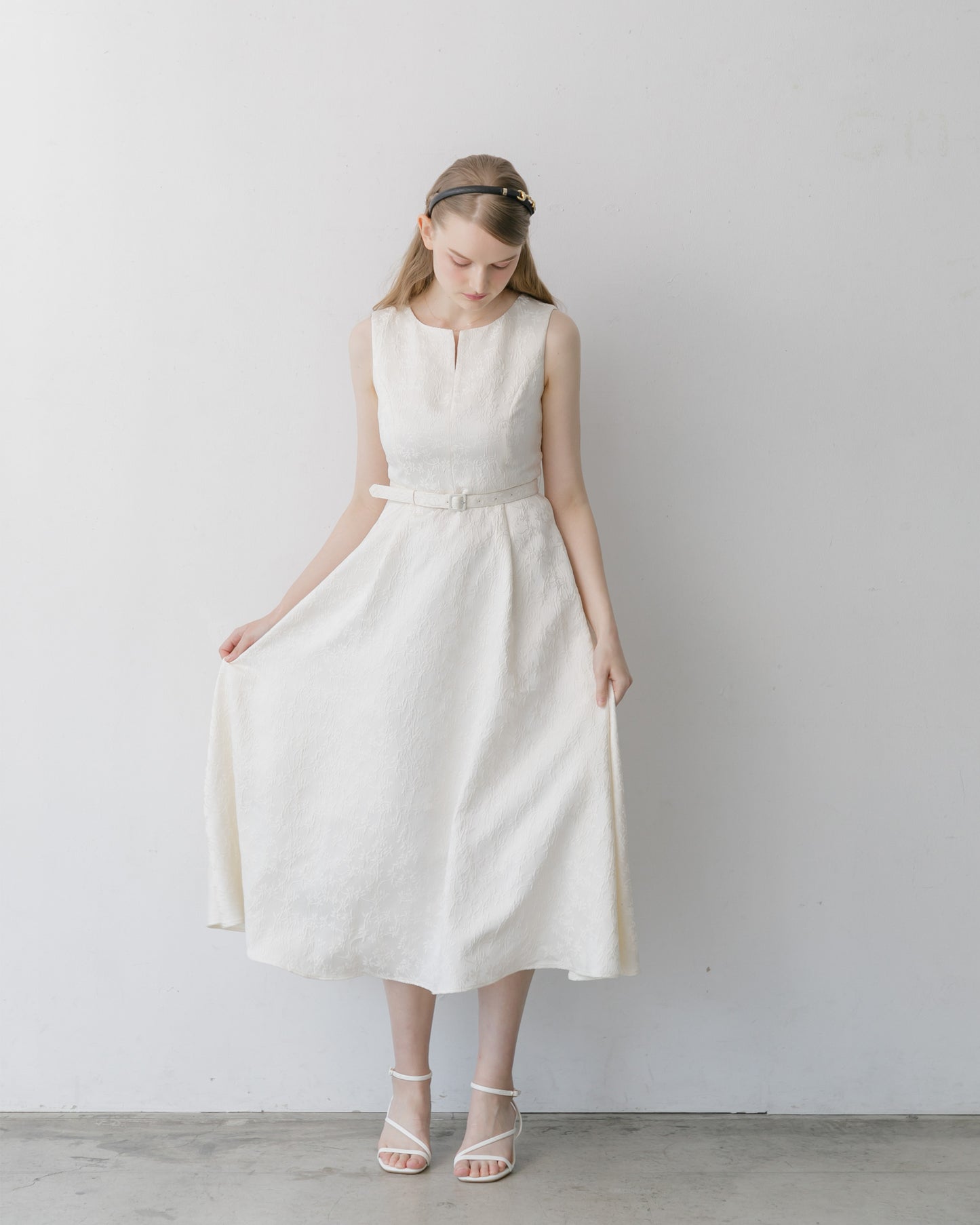 【LOW STOCK】ノースリーブジャガードフレアワンピース