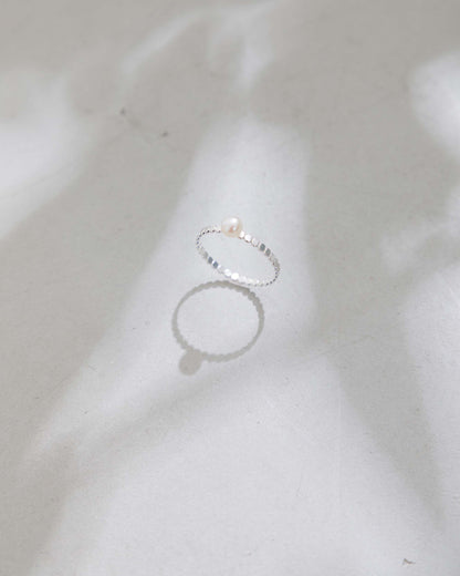 Pearl on Flat Dots Ring