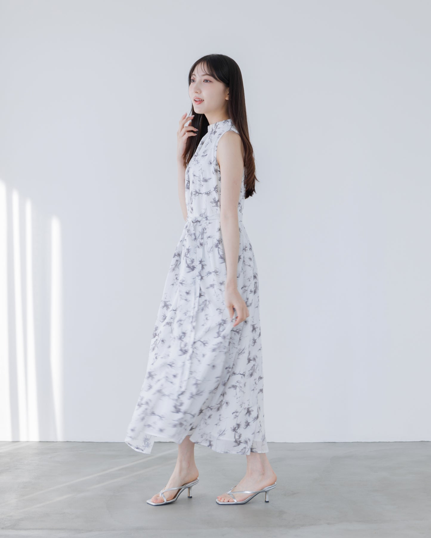 【予約販売】ホルターネックギャザーフラワーワンピース