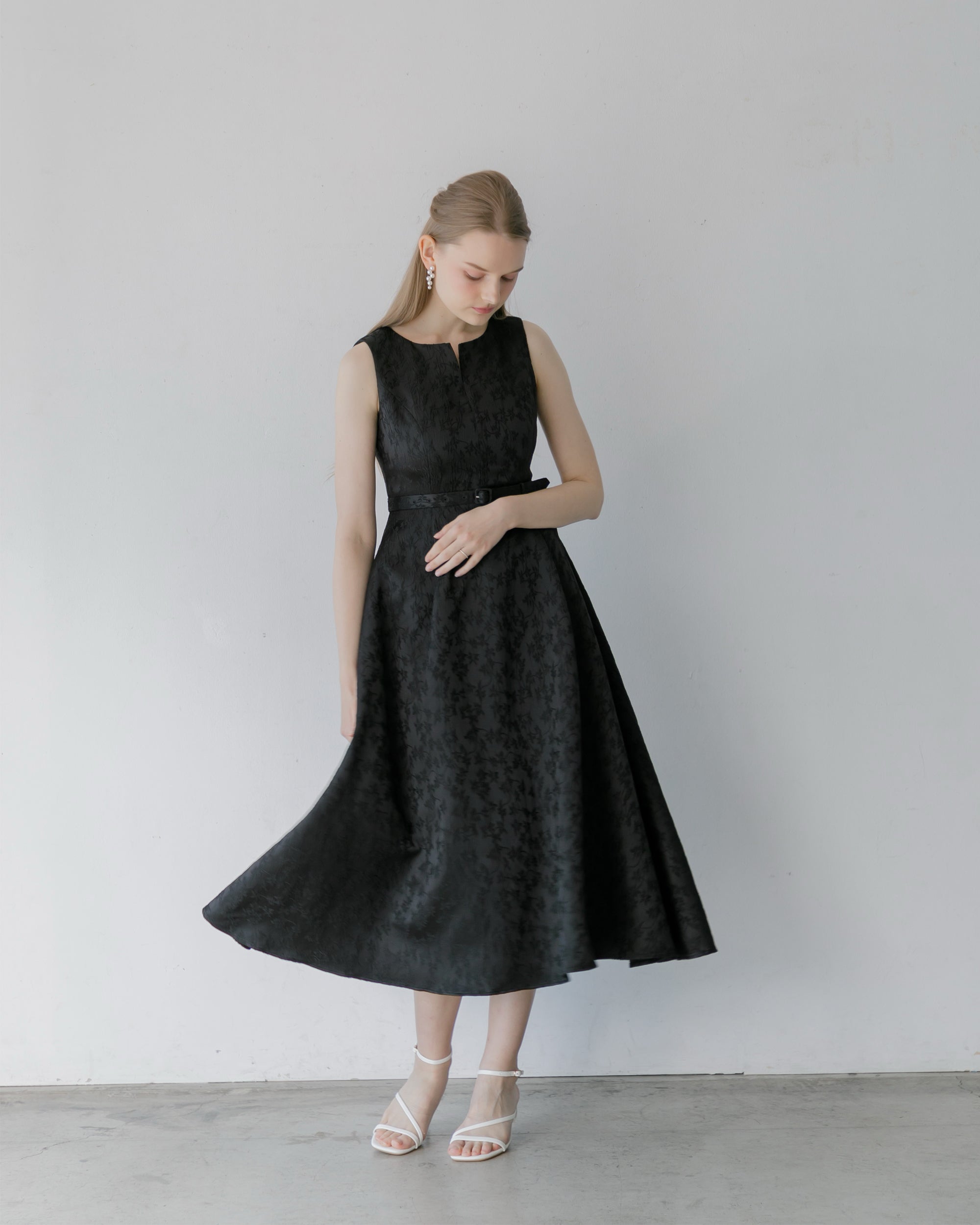 NEW ITEM】ノースリーブジャガードフレアワンピース – La lune