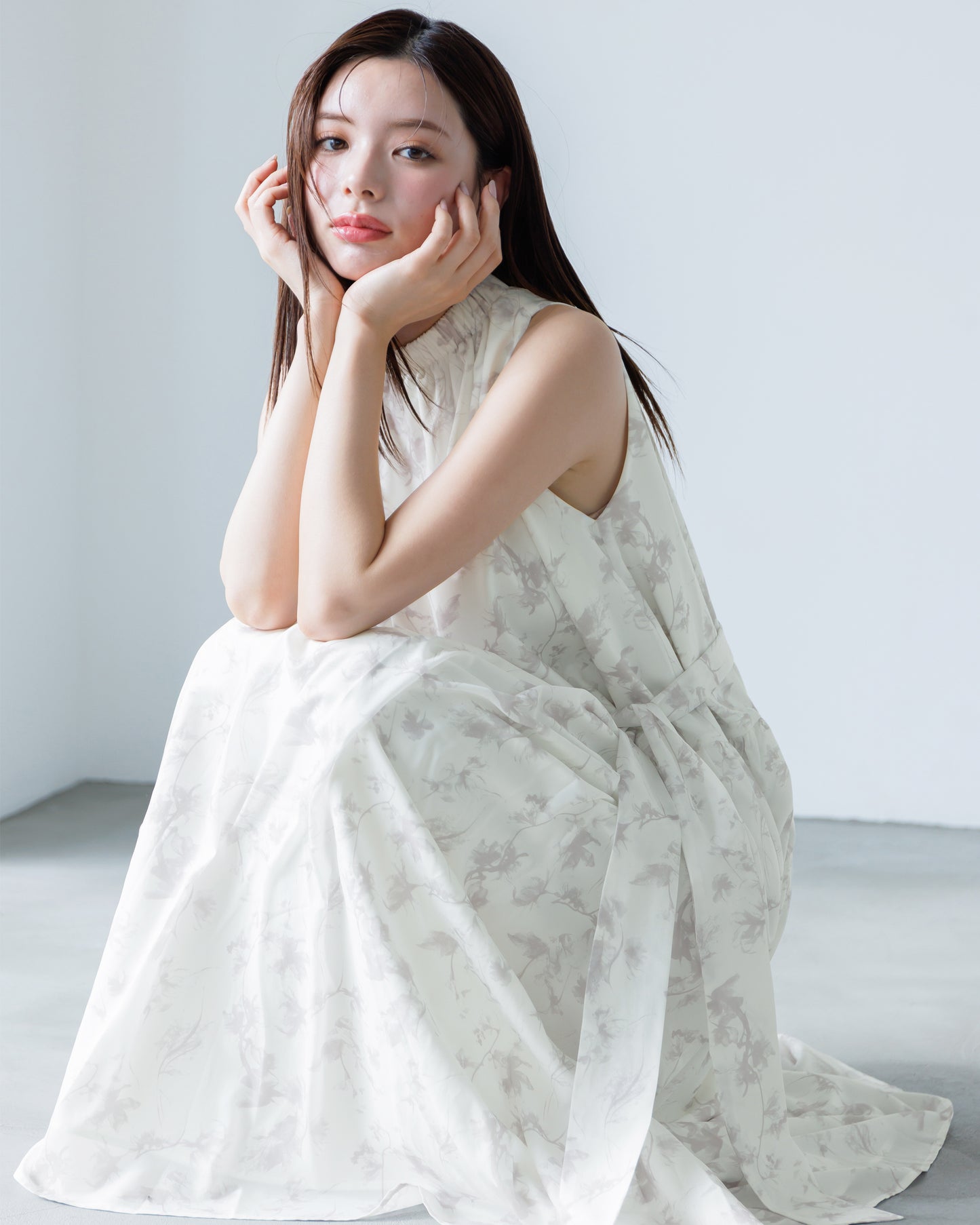 【予約販売】ホルターネックギャザーフラワーワンピース