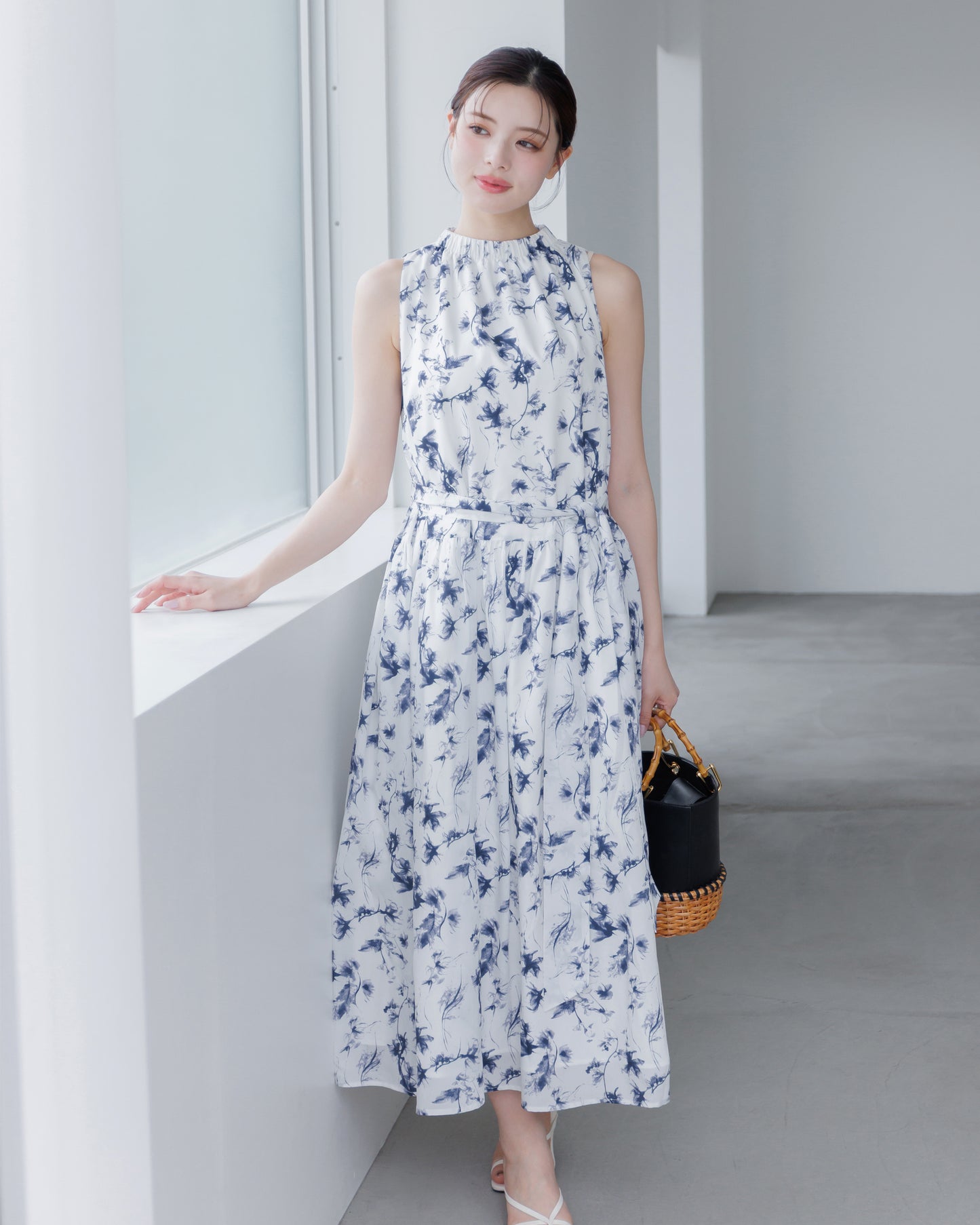 【予約販売】ホルターネックギャザーフラワーワンピース