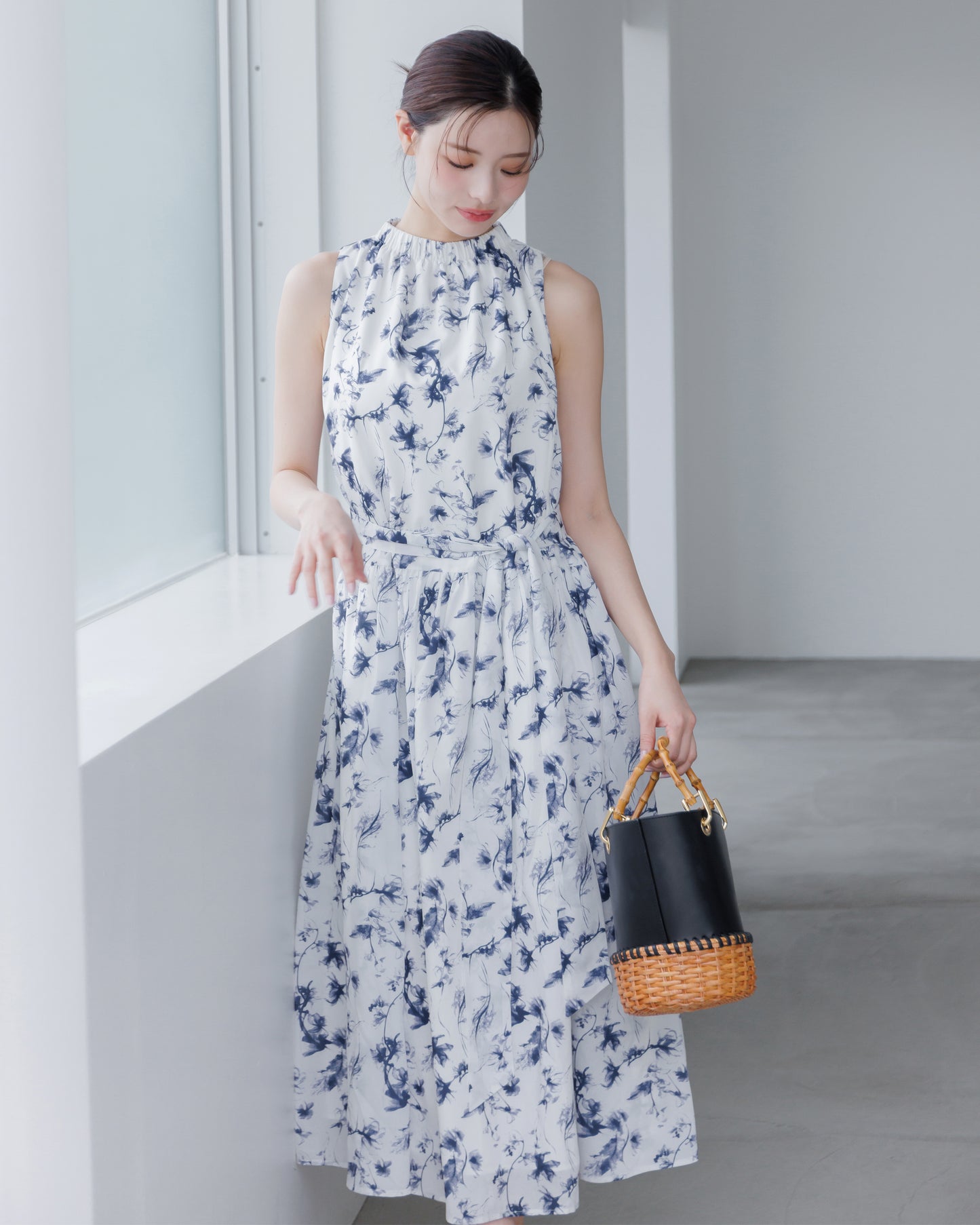 【予約販売】ホルターネックギャザーフラワーワンピース