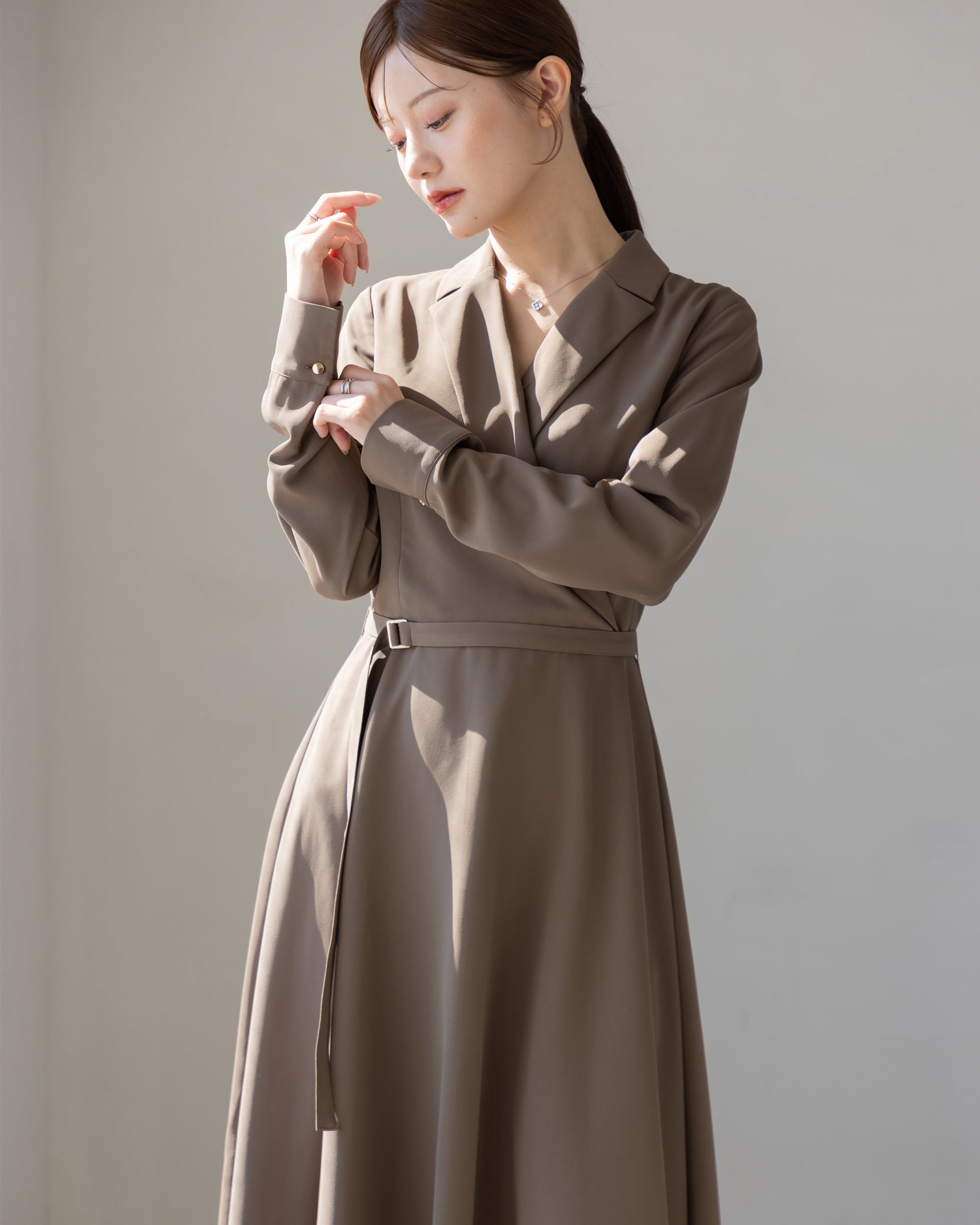 NEW ARRIVAL】ロングスリーブトレンチフレアワンピース – La lune